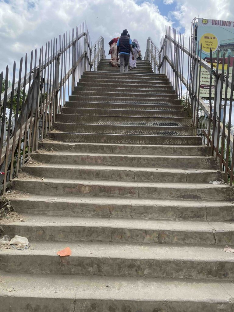 Staircase - med